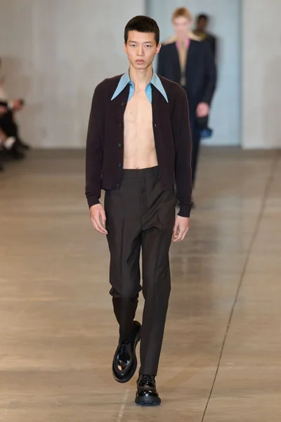 Look 7
